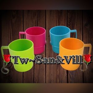 Tupperware toy cup/mug made into a Keychain